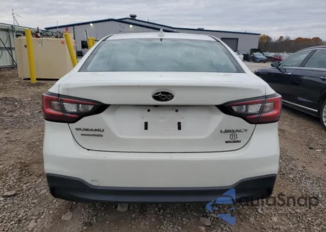 2021 Subaru Legacy Premium z USA, uszkodzony, nr VIN 4S3BWAC6XM3004378